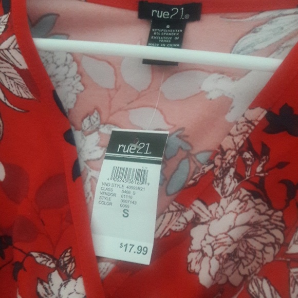 New floral romper - Picture 2 of 4